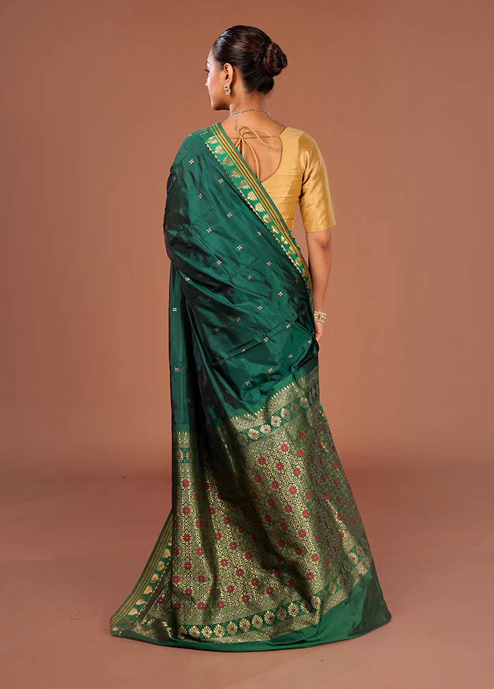 Green Kanjivaram Silk Saree With Blouse Piece - Image 3
