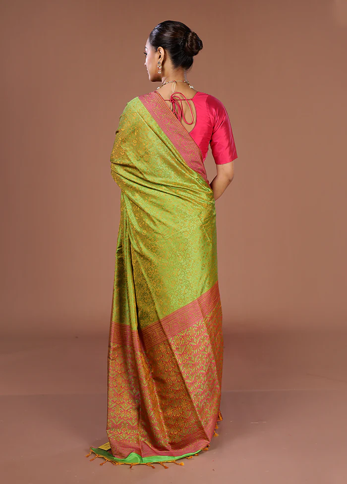 Green Kanjivaram Silk Saree With Blouse Piece - Image 3
