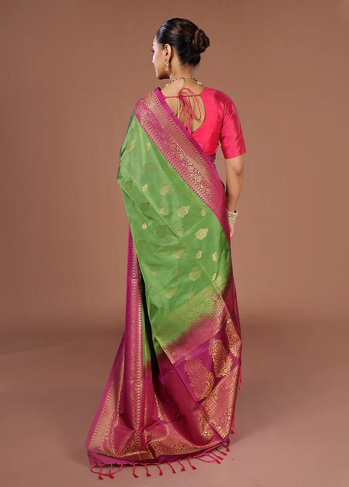 Green Kanjivaram Silk Saree With Blouse Piece - Image 3