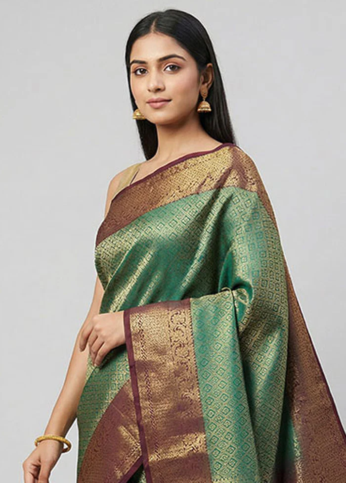 Green Kanjivaram Silk Saree With Blouse Piece - Image 2