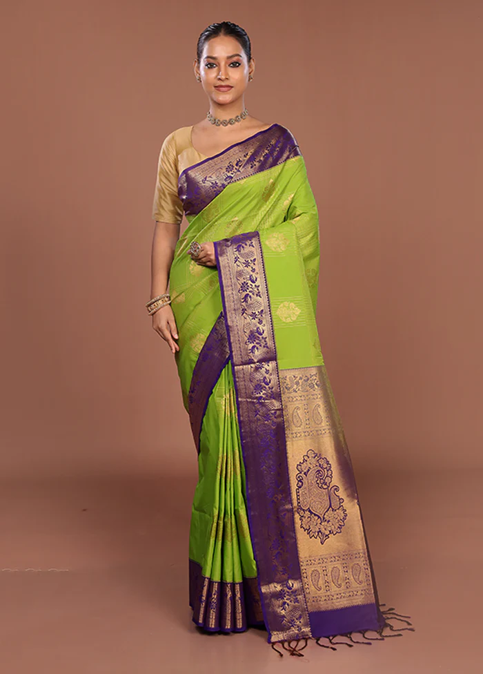 Green Kanjivaram Silk Saree With Blouse Piece - Image 2