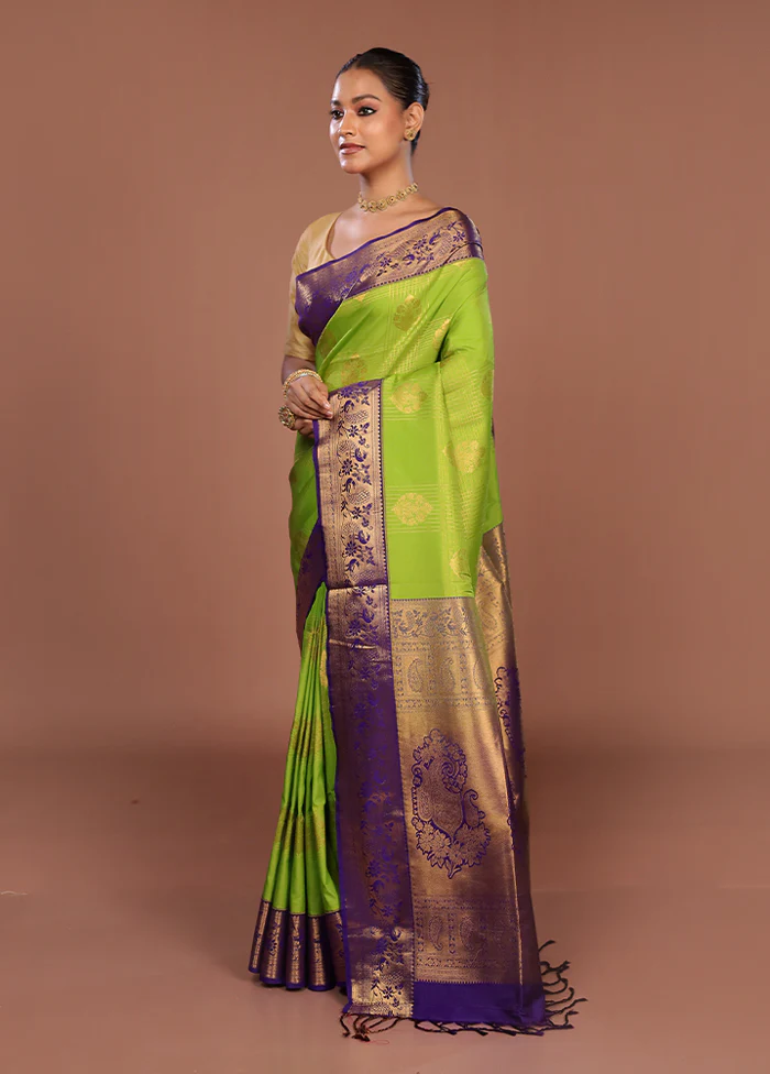Green Kanjivaram Silk Saree With Blouse Piece - Image 4
