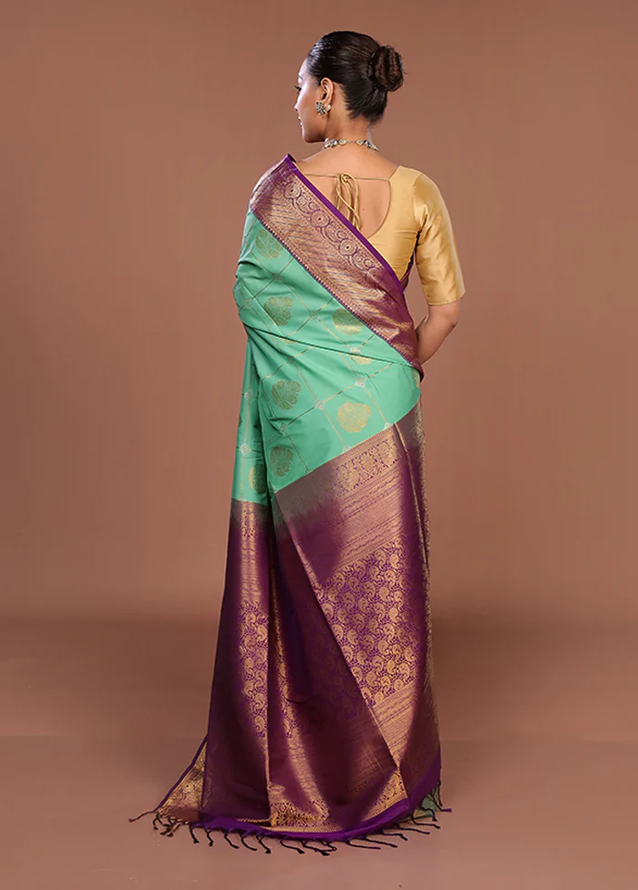 Green Kanjivaram Silk Saree With Blouse Piece - Image 3