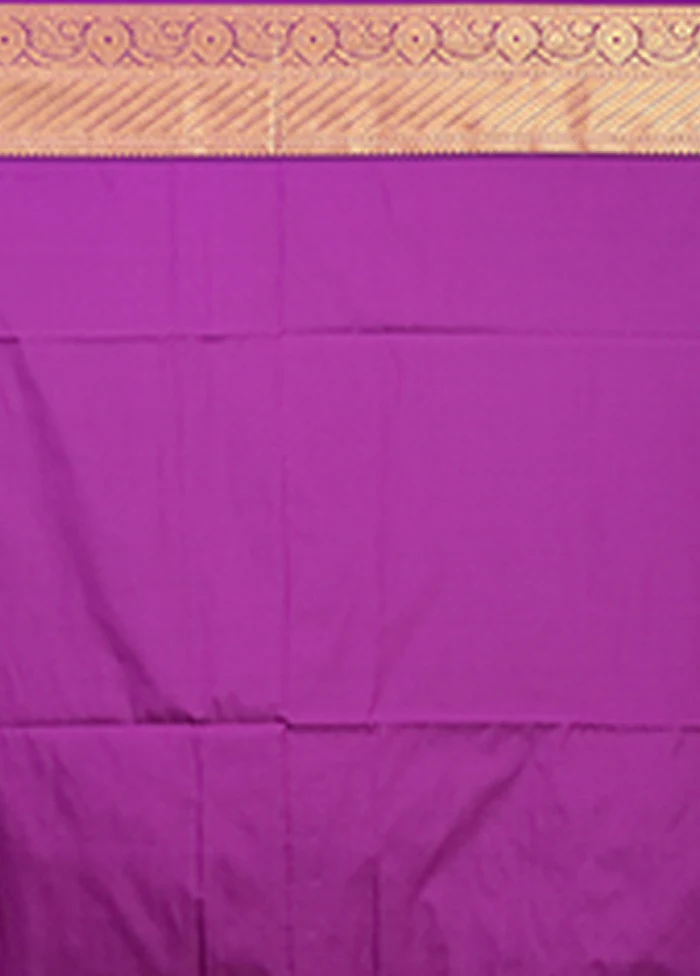 Green Kanjivaram Silk Saree With Blouse Piece - Image 5