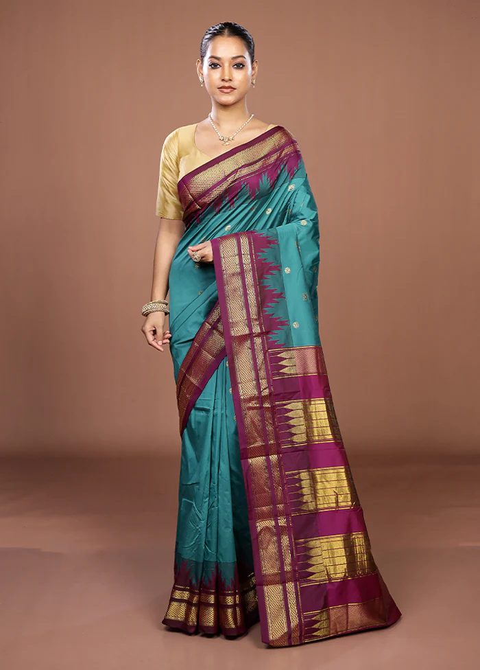 Green Kanjivaram Silk Saree With Blouse Piece - Image 2