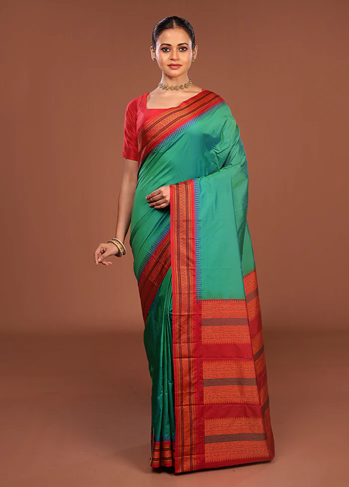 Green Kanjivaram Silk Saree With Blouse Piece - Image 2