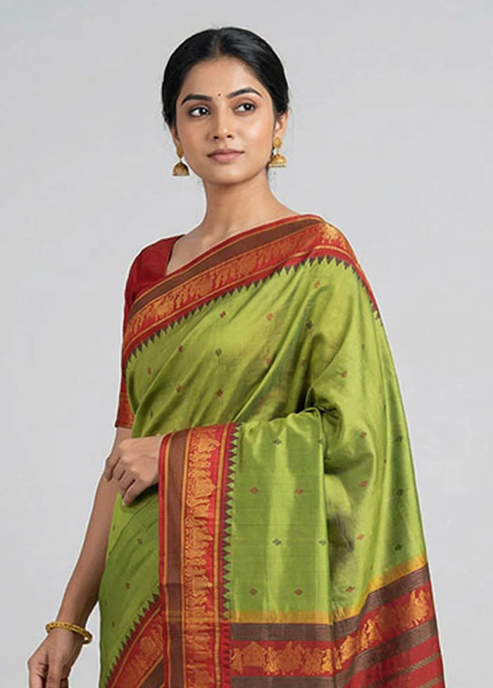 Green Kanjivaram Silk Saree With Blouse Piece - Image 2