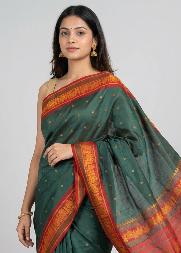 Green Kanjivaram Silk Saree With Blouse Piece - Image 2