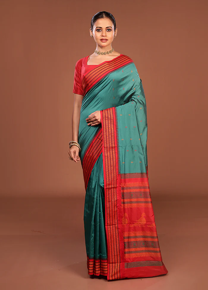 Green Kanjivaram Silk Saree With Blouse Piece - Image 2