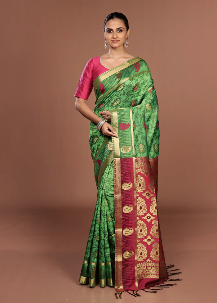 Green Kanjivaram Silk Saree With Blouse Piece - Image 2