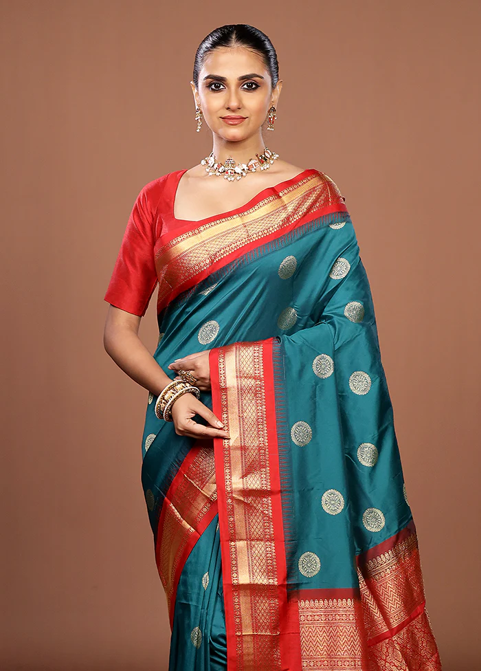 Green Kanjivaram Silk Saree With Blouse Piece