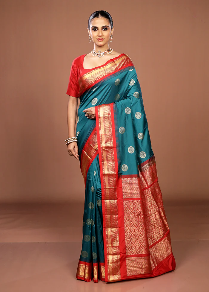 Green Kanjivaram Silk Saree With Blouse Piece - Image 2