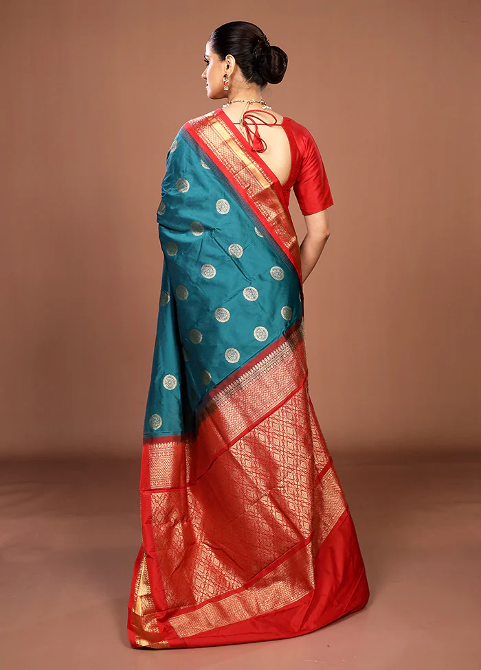 Green Kanjivaram Silk Saree With Blouse Piece - Image 3