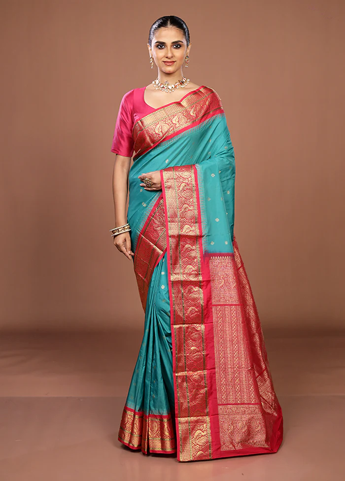 Green Kanjivaram Silk Saree With Blouse Piece - Image 2