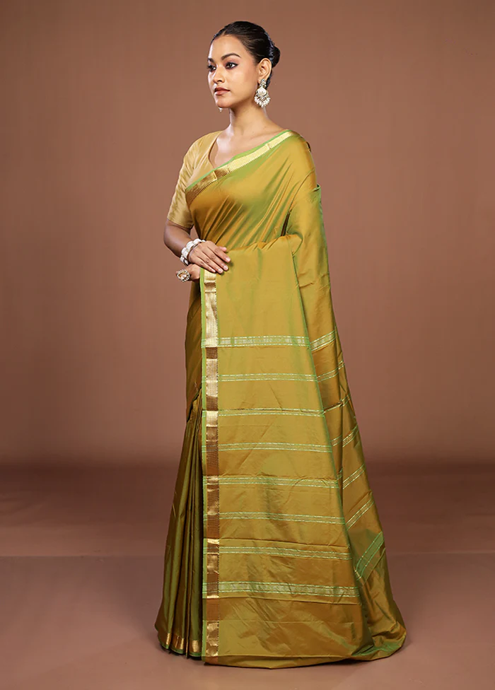 Green Kanjivaram Silk Saree With Blouse Piece - Image 4