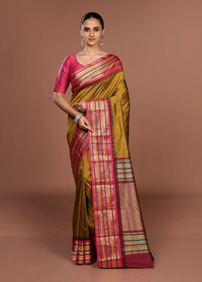 Green Kanjivaram Silk Saree With Blouse Piece - Image 2