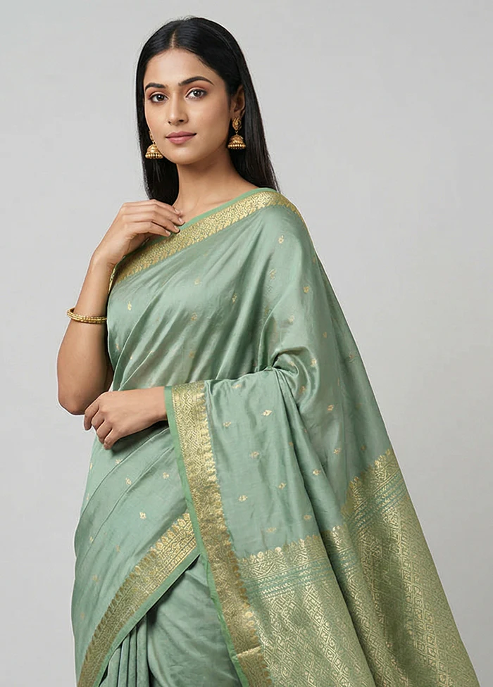 Green Kanjivaram Silk Saree With Blouse Piece - Image 2