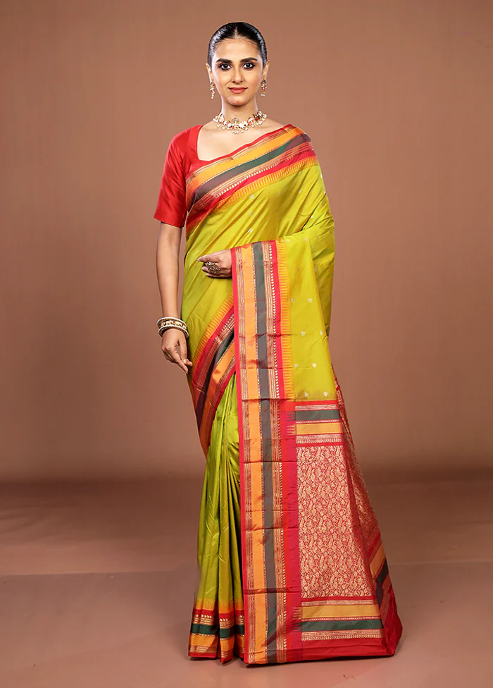 Green Kanjivaram Silk Saree With Blouse Piece - Image 2