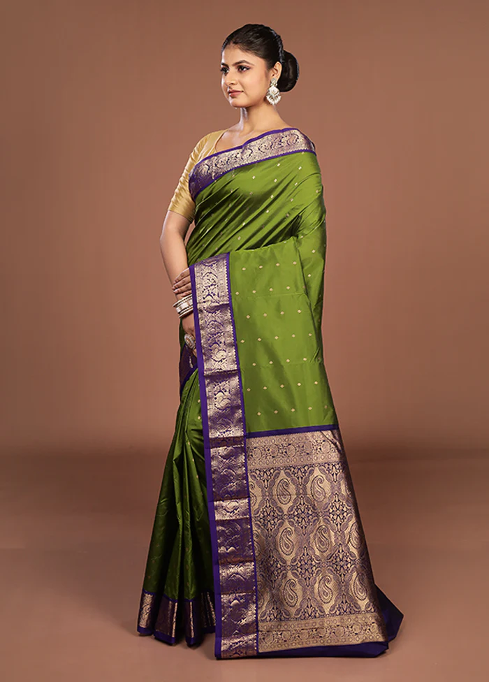 Green Kanjivaram Silk Saree With Blouse Piece - Image 4