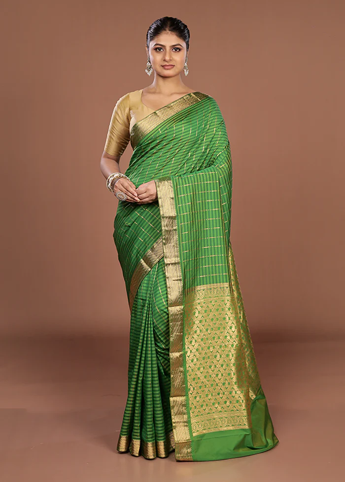 Green Kanjivaram Silk Saree With Blouse Piece - Image 2