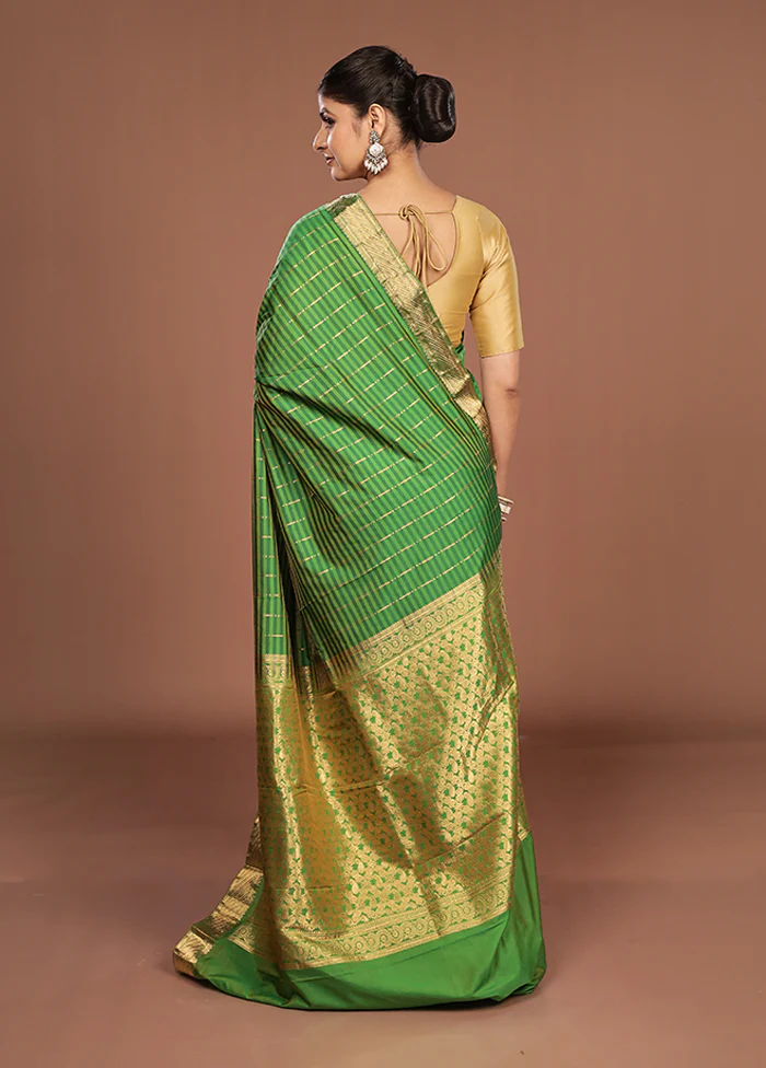 Green Kanjivaram Silk Saree With Blouse Piece - Image 3