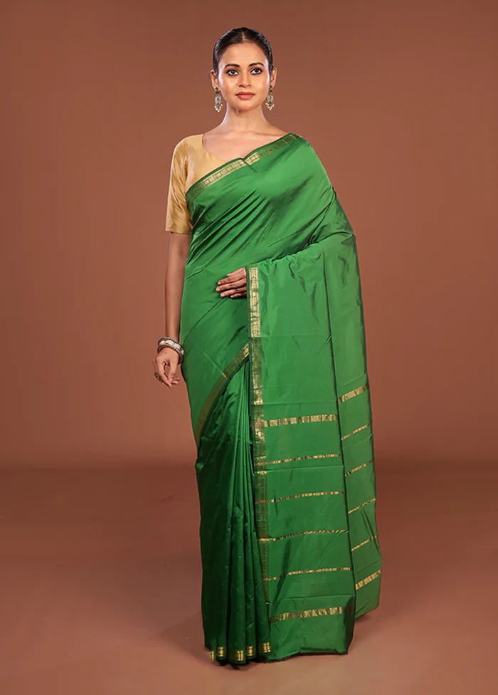 Green Kanjivaram Silk Saree With Blouse Piece - Image 2