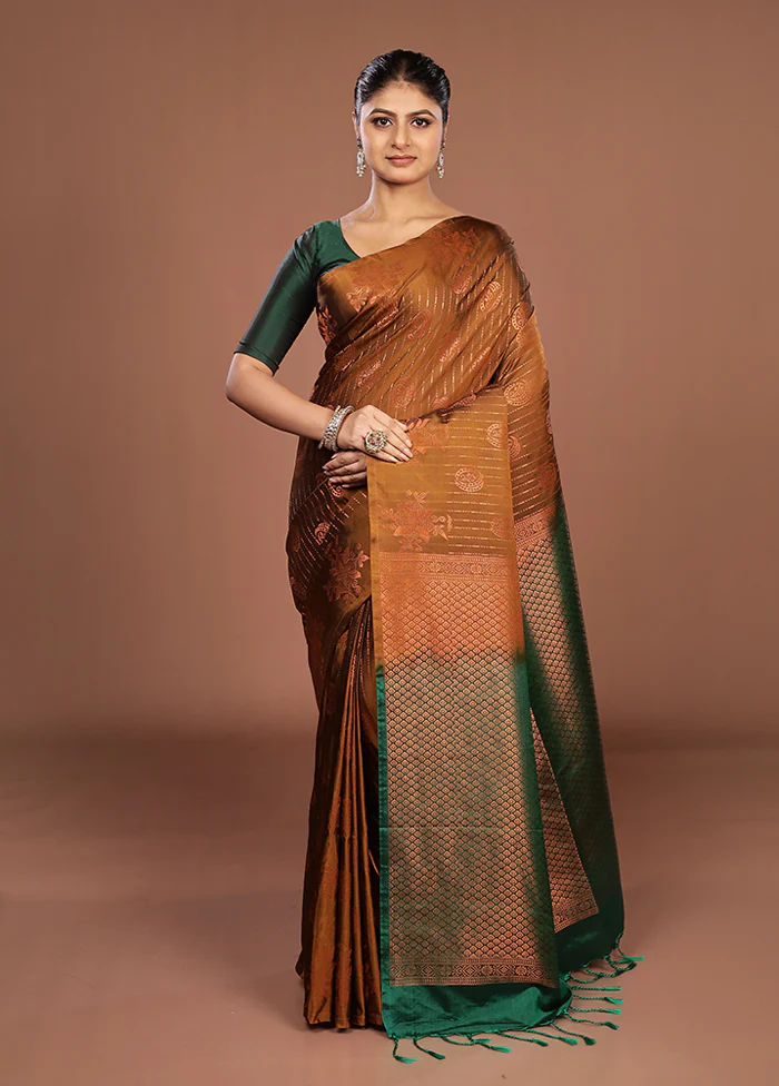 Green Kanjivaram Silk Saree With Blouse Piece - Image 2