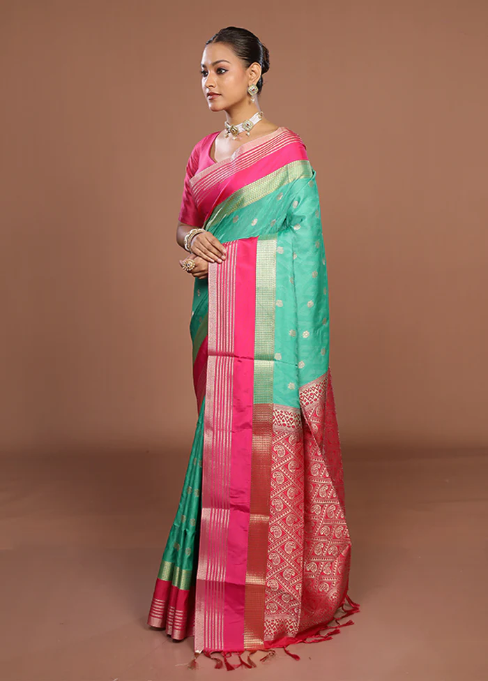 Green Kanjivaram Silk Saree With Blouse Piece - Image 4