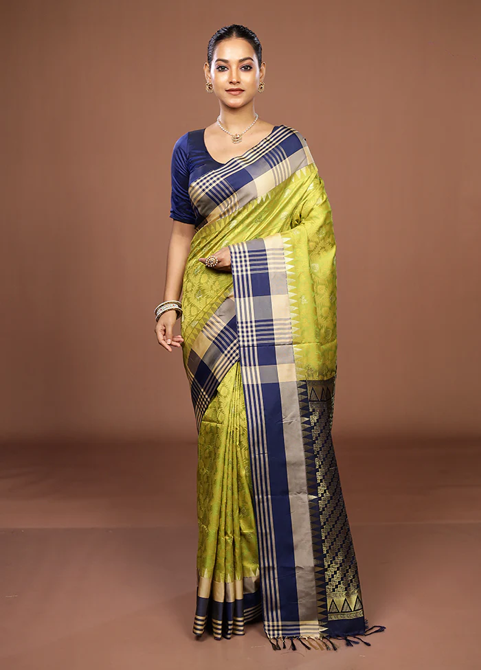 Green Kanjivaram Silk Saree With Blouse Piece - Image 2