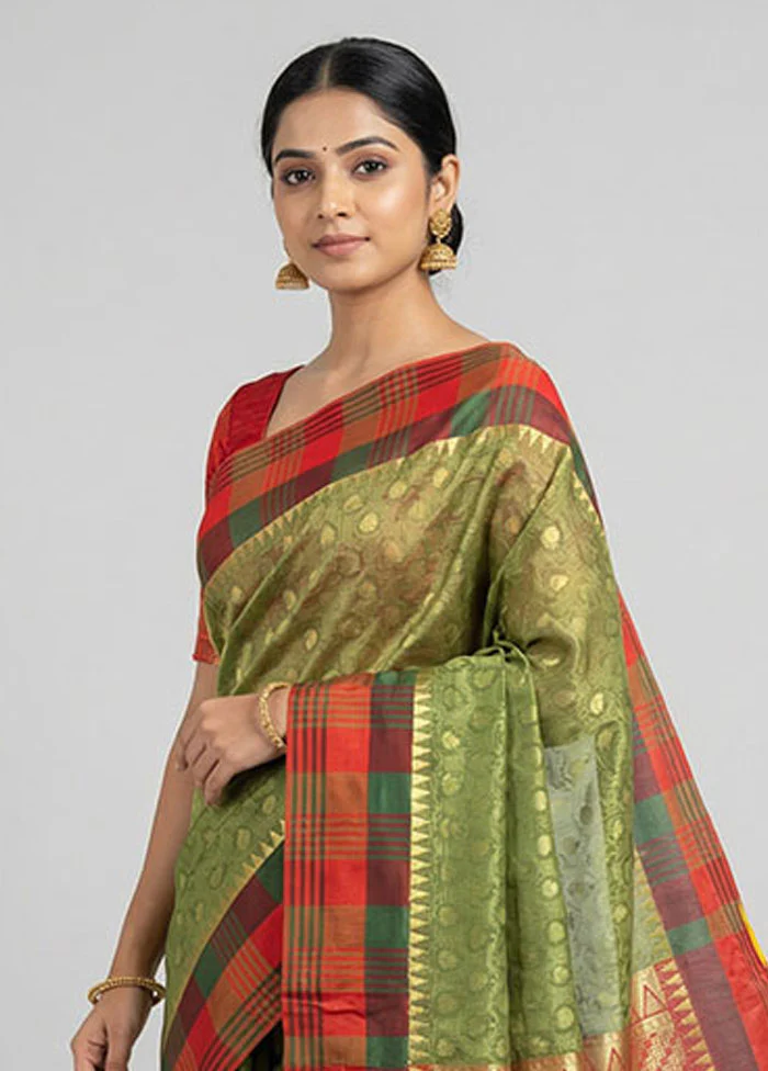 Green Kanjivaram Silk Saree With Blouse Piece - Image 2