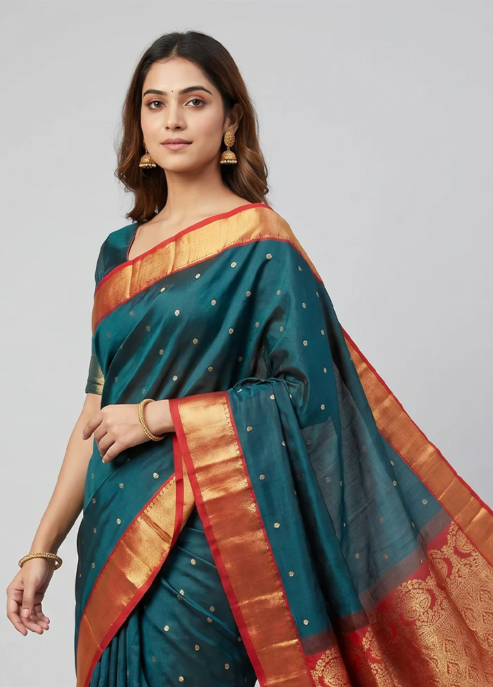 Green Kanjivaram Silk Saree With Blouse Piece - Image 2
