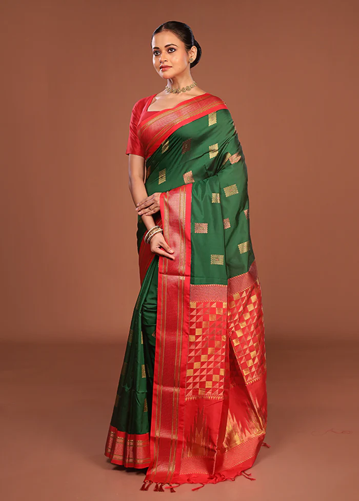 Green Kanjivaram Silk Saree With Blouse Piece - Image 4