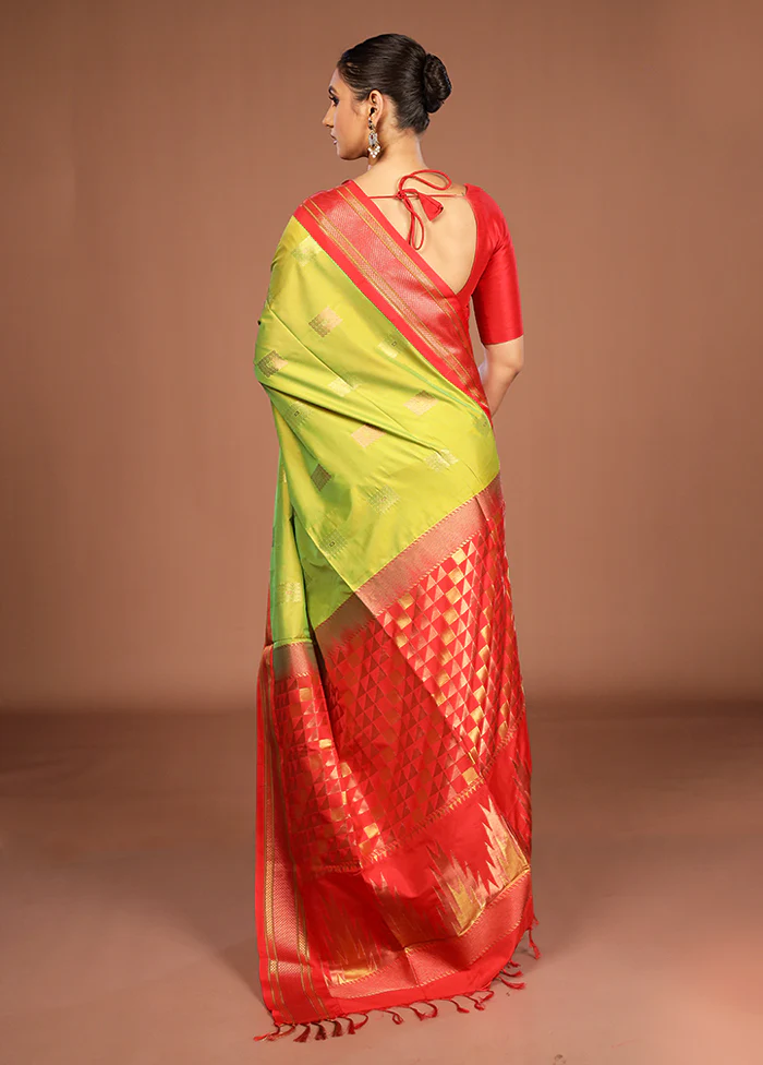 Green Kanjivaram Silk Saree With Blouse Piece - Image 3