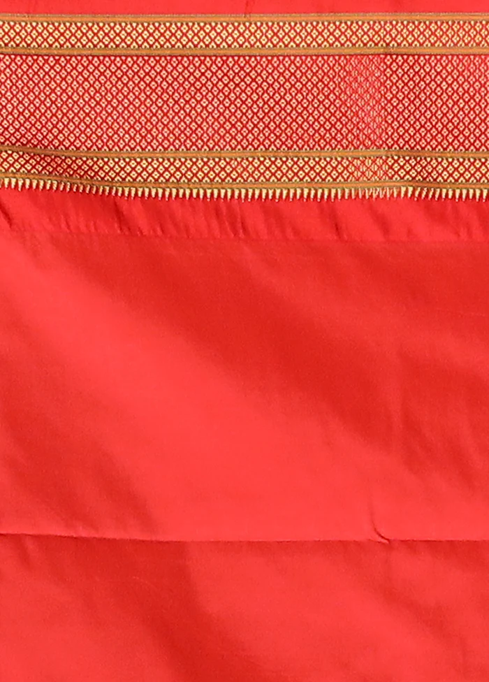Green Kanjivaram Silk Saree With Blouse Piece - Image 5