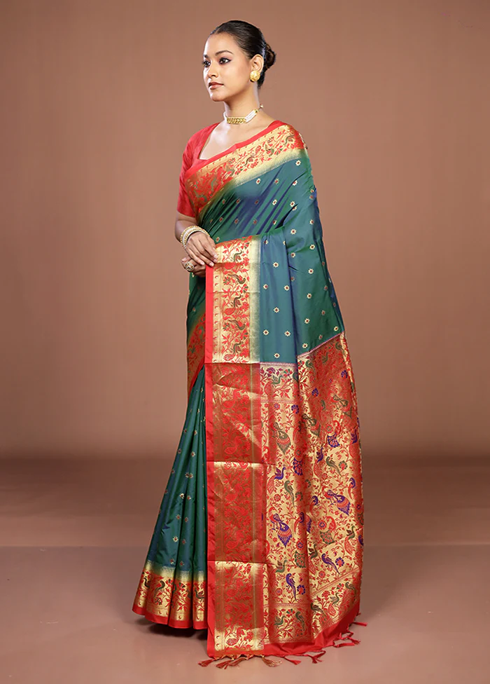 Green Kanjivaram Silk Saree With Blouse Piece - Image 4