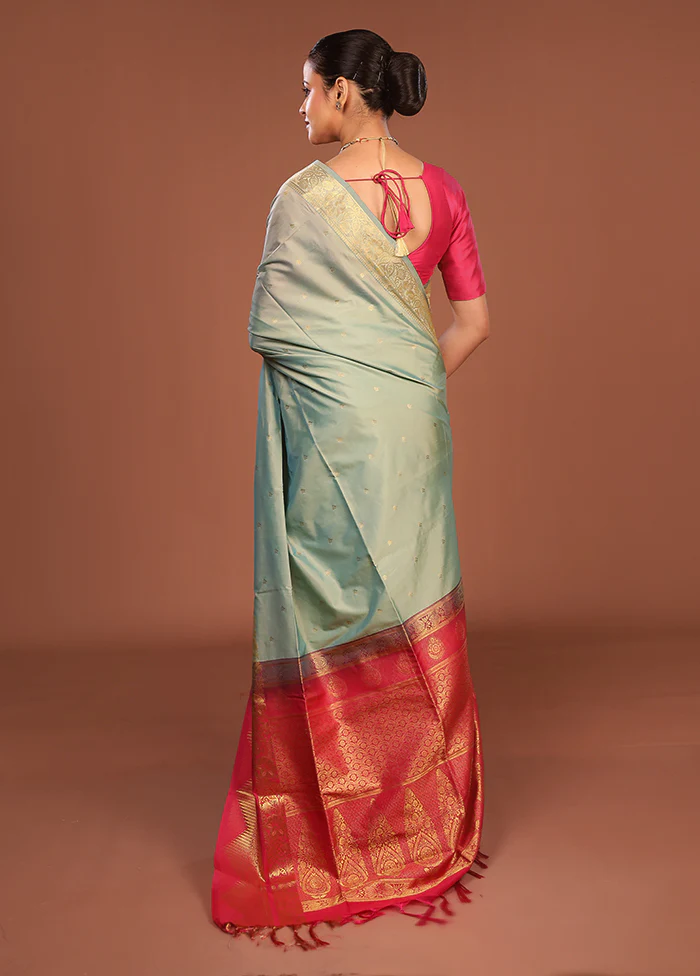 Green Kanjivaram Silk Saree With Blouse Piece - Image 3