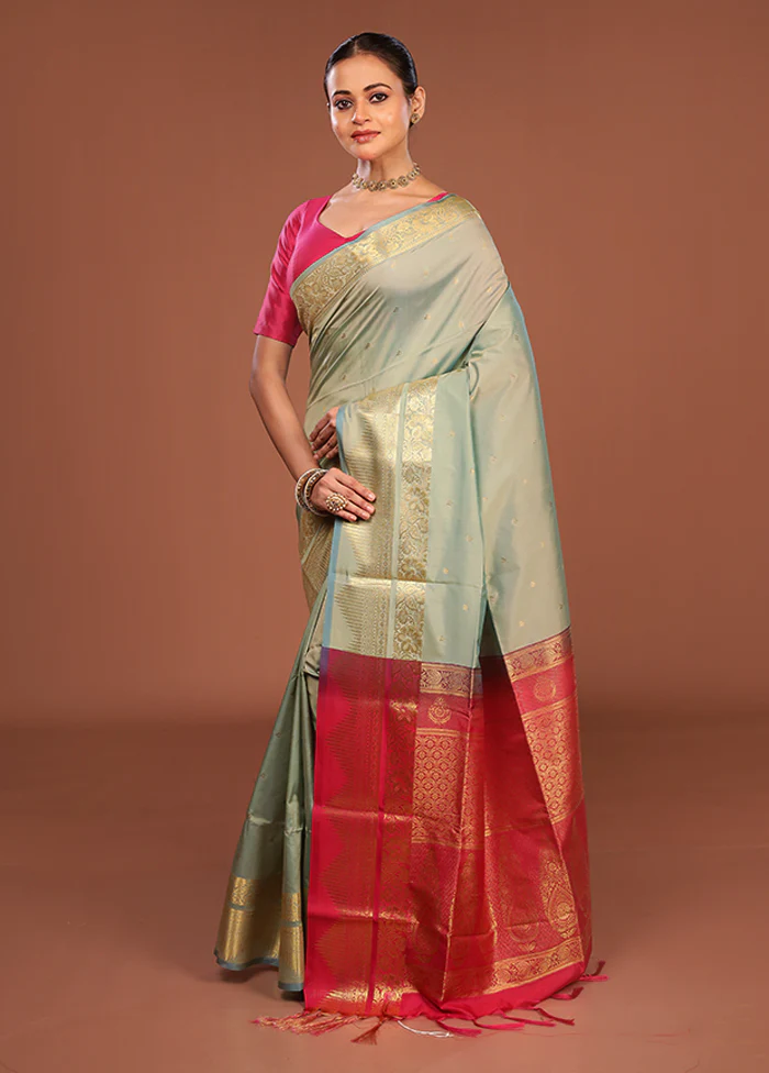 Green Kanjivaram Silk Saree With Blouse Piece - Image 4