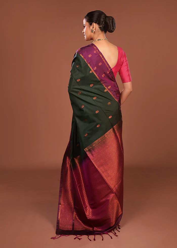Green Kanjivaram Silk Saree With Blouse Piece - Image 3