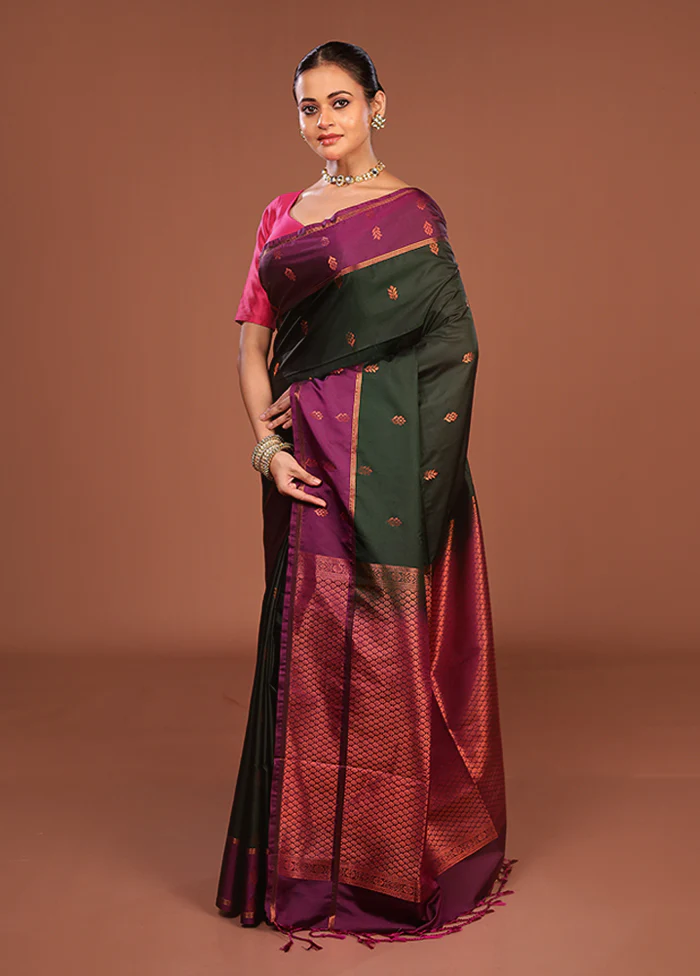 Green Kanjivaram Silk Saree With Blouse Piece - Image 4