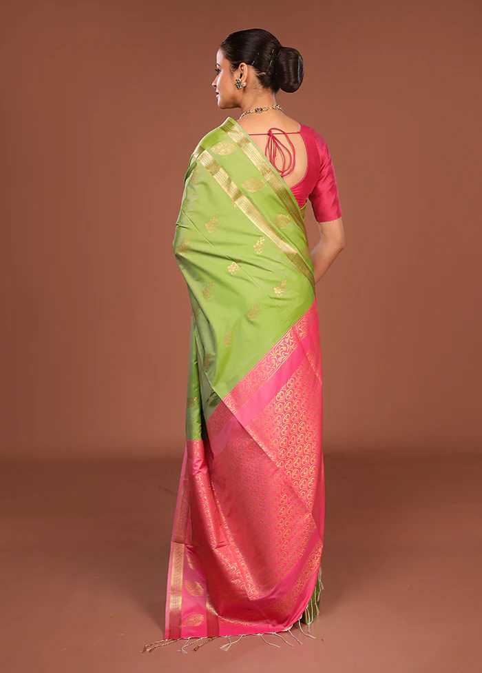 Green Kanjivaram Silk Saree With Blouse Piece - Image 3