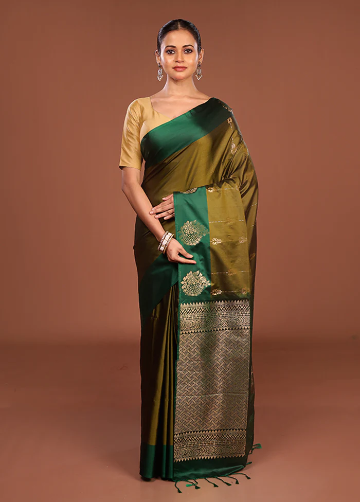 Green Kanjivaram Silk Saree With Blouse Piece - Image 2