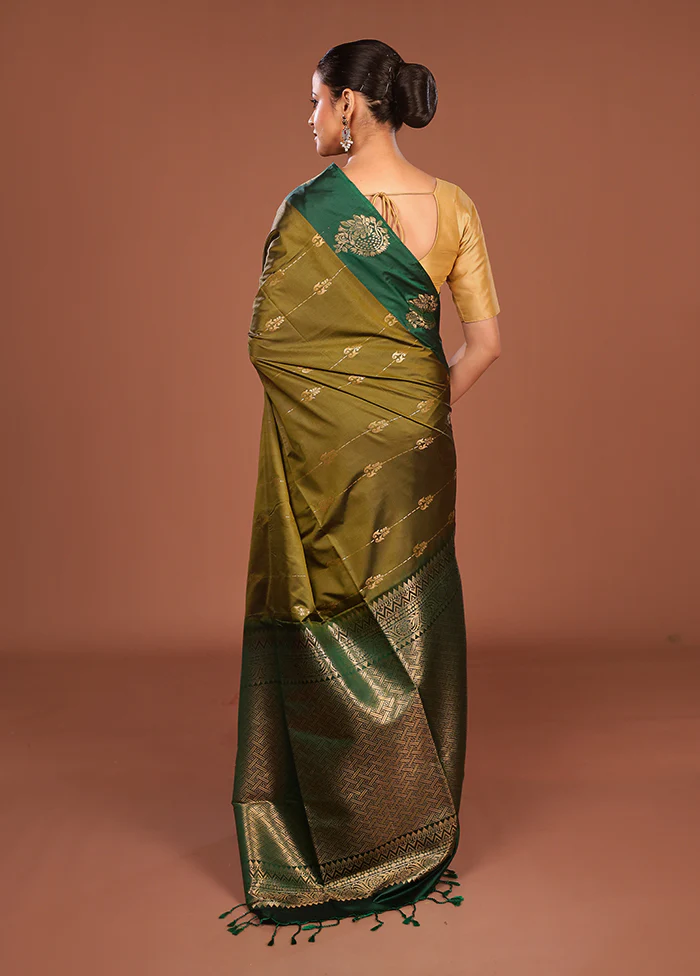 Green Kanjivaram Silk Saree With Blouse Piece - Image 3