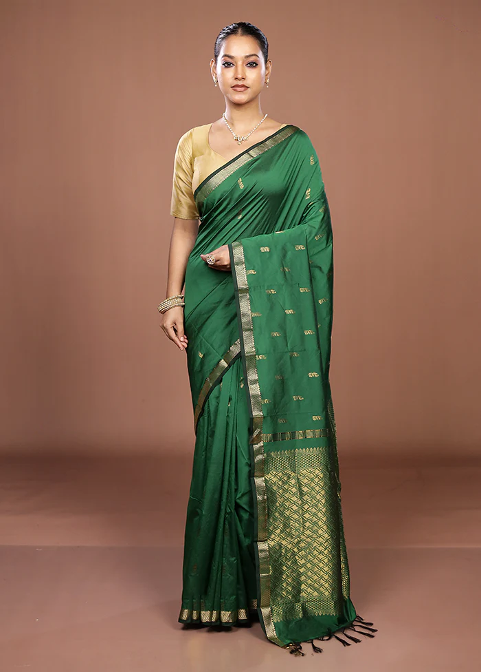 Green Kanjivaram Silk Saree With Blouse Piece - Image 2