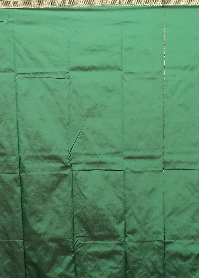 Green Kanjivaram Silk Saree With Blouse Piece - Image 5