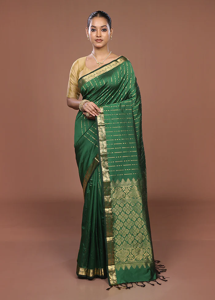 Green Kanjivaram Silk Saree With Blouse Piece - Image 2