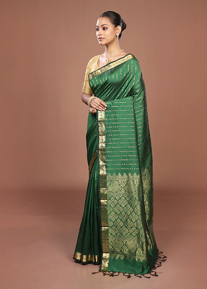 Green Kanjivaram Silk Saree With Blouse Piece - Image 4