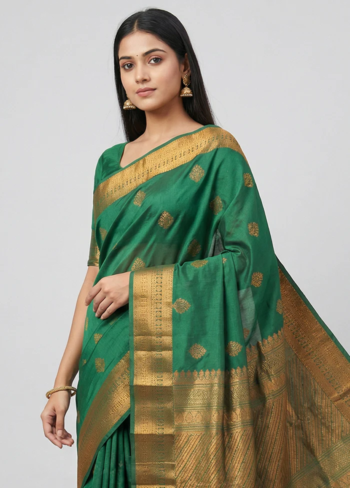 Green Kanjivaram Silk Saree With Blouse Piece - Image 2