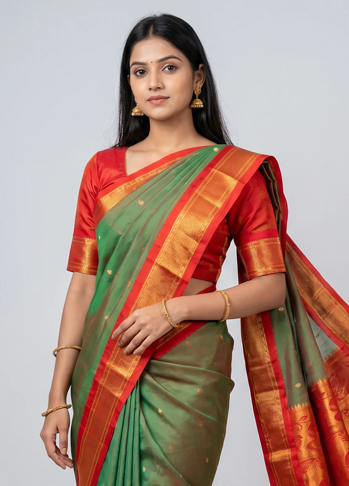 Green Kanjivaram Silk Saree With Blouse Piece - Image 2