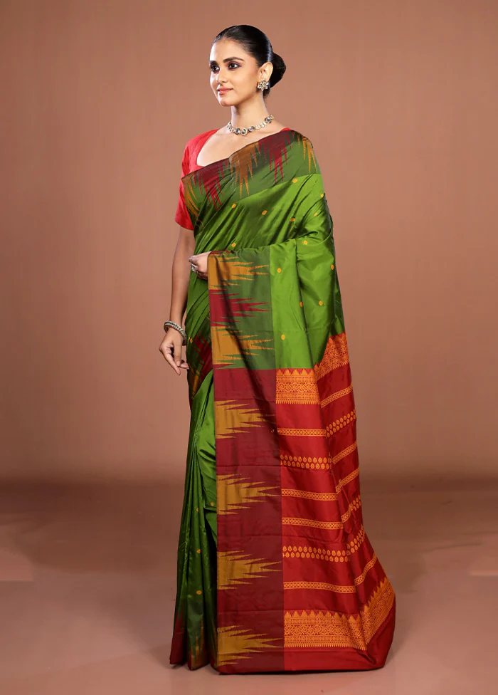 Green Kanjivaram Silk Saree With Blouse Piece - Image 4