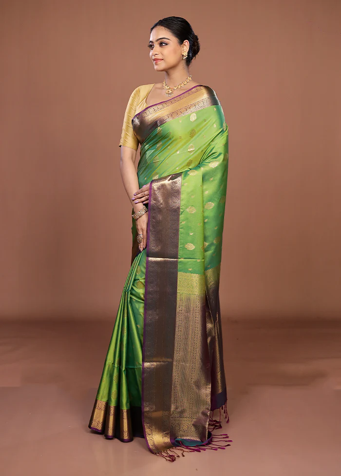 Green Kanjivaram Silk Saree With Blouse Piece - Image 4